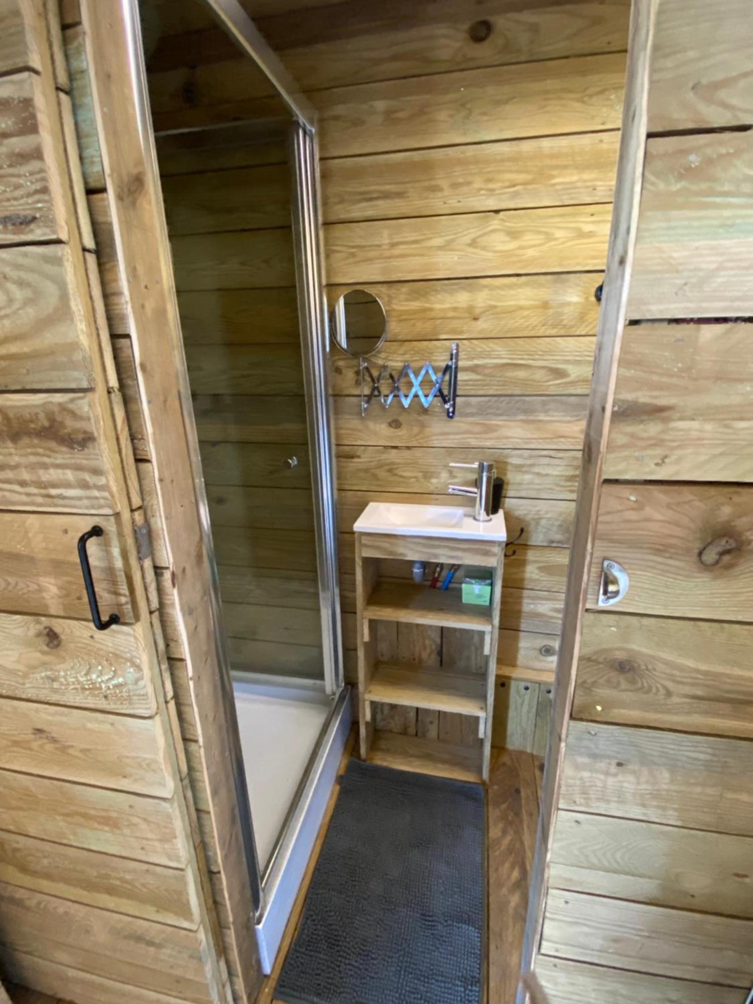 Digny Tiny House旅馆 外观 照片